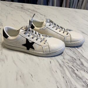 Vintage Havana White and Black Star Sneakers